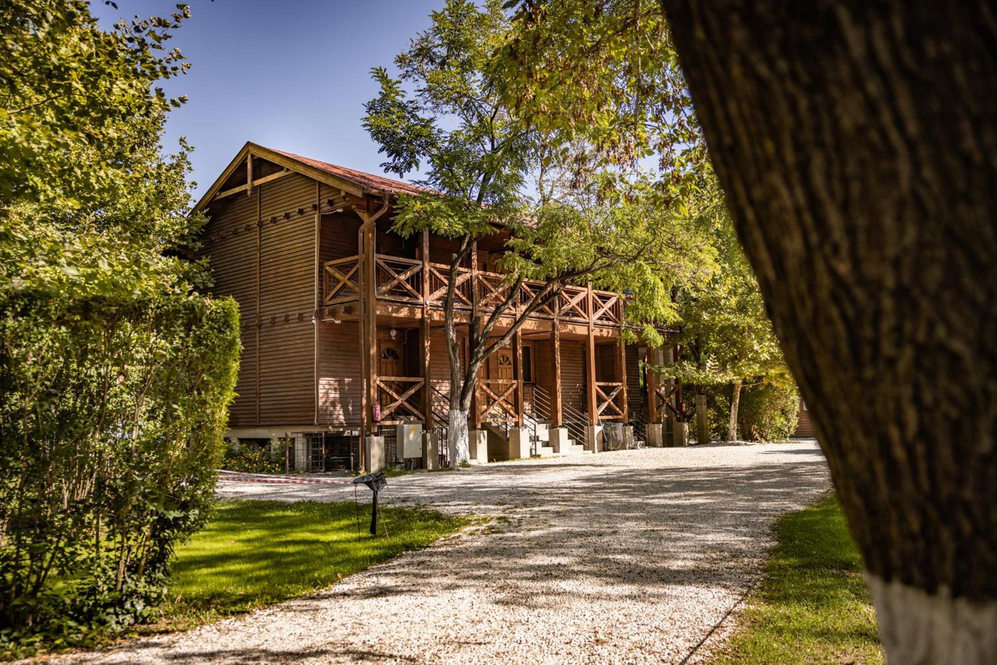 Hotel Arena Kemping & Vendeghaz Budapest Exterior foto